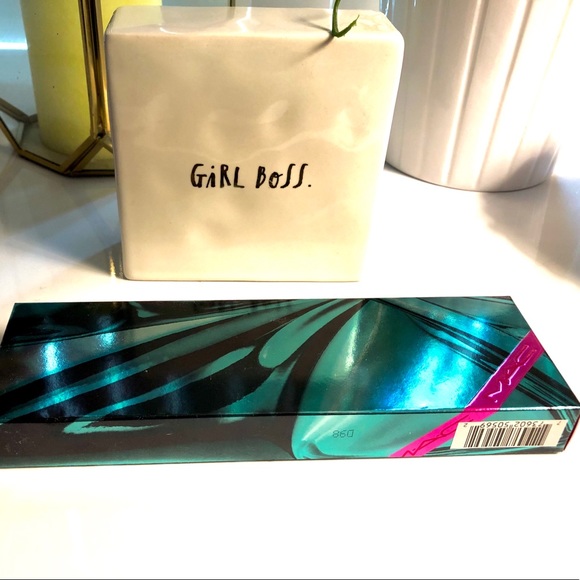 💎NIB SOLD OUT!! 💖SHINY PRETTY THINGS EYE PALETTE ($141 VALUE) 👁 - Picture 5 of 7